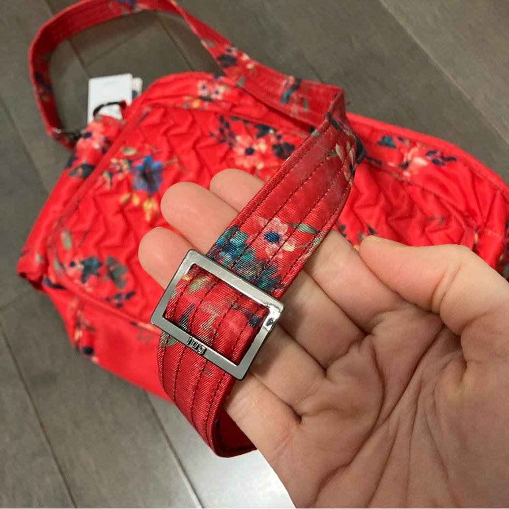 Lug Wings Bouquet Red Floral Crossbody Bag NWT - Picture 7 of 8